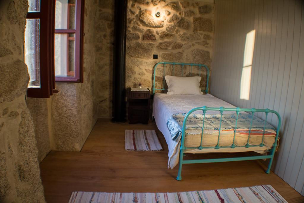 Гостьовий будинок Casas Dos Avos Вале-де-Камбра Номер фото
