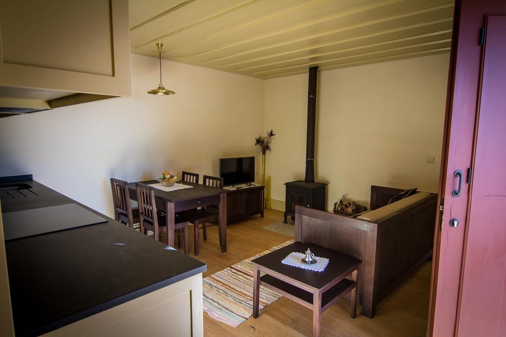 Гостьовий будинок Casas Dos Avos Вале-де-Камбра Номер фото